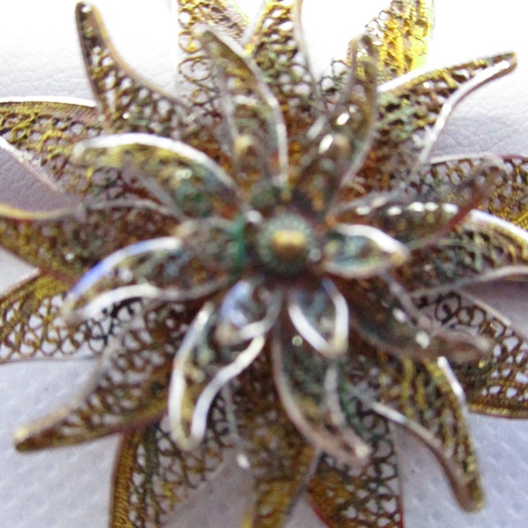 925 STERLING SILVER GOLD Plated Flower Brooch - Picture 5 of 8